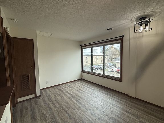 4th image of 211 N 34th St APT 14