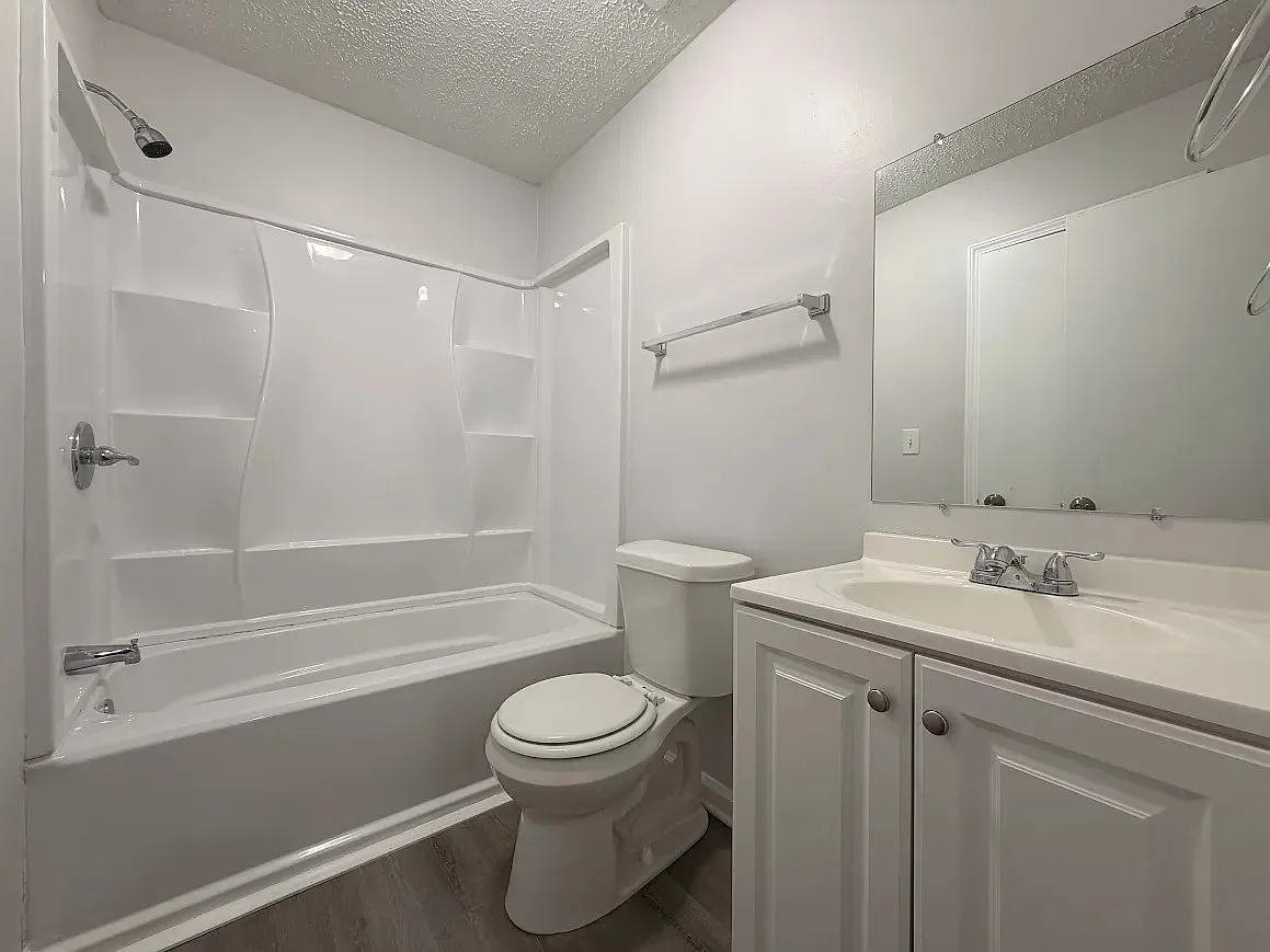 3 bed, 2.5 bath, 1650 sqft, $1,695 — Photo 3