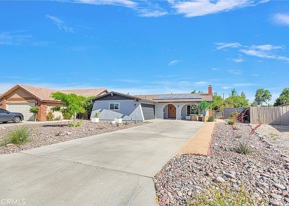1st image of 18425 Mountain Meadows Dr
