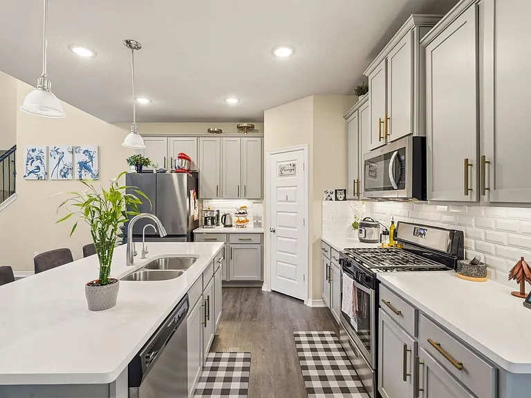 812 Coronado Terrace Ln — Photo 11
