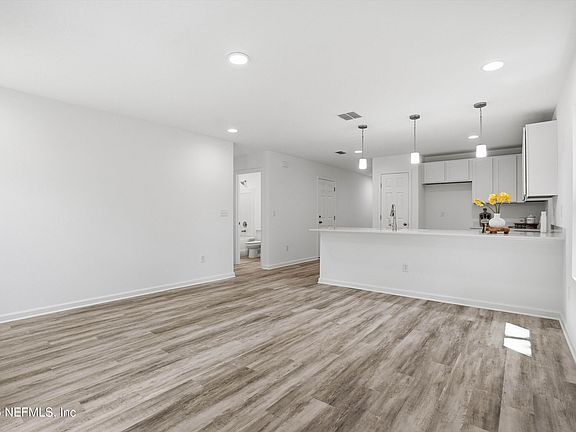 5th image of 3222 DEASON Avenue
