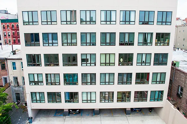 Rented by Manhattan Management LLC | media 35