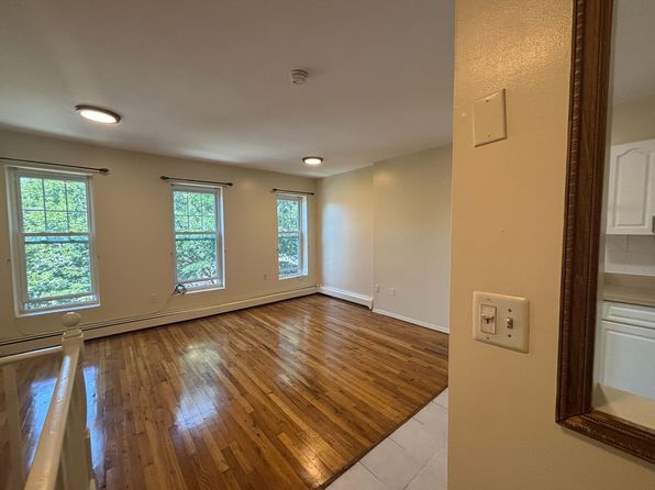 89A Stuyvesant Ave #1