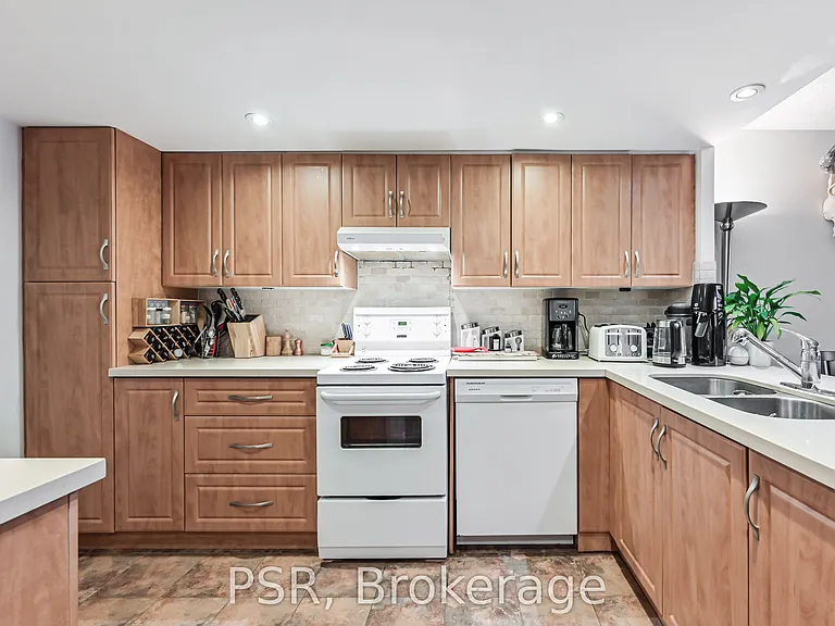 60 Homewood Ave #330 — Photo 2