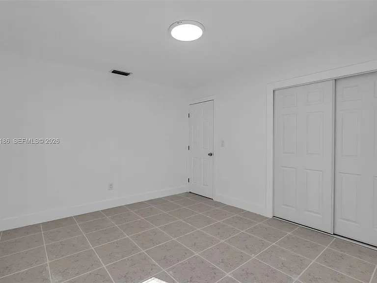 124 SE 2nd Ter #1-2 — Photo 10
