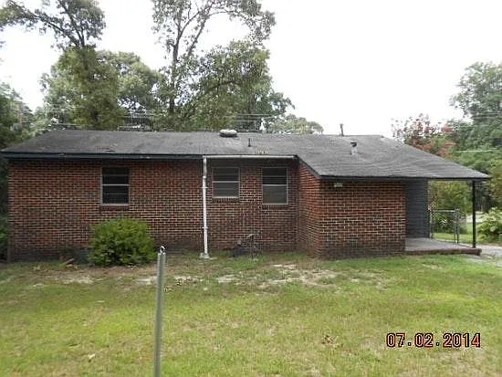 3 bed, 984 sqft, $1,350 — Photo 2