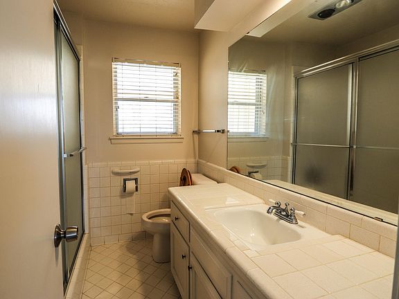 5th image of 1121 Twilight Dr