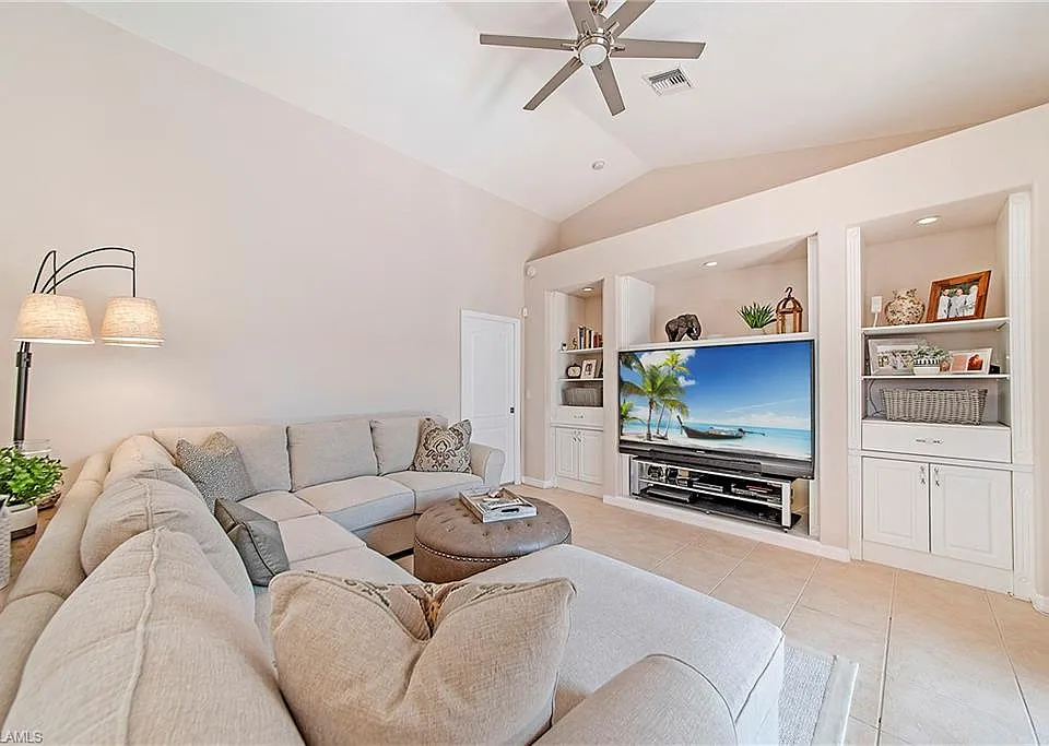 1032 Tivoli Ln