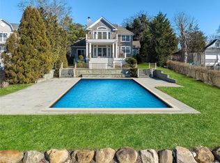 2 Corwin Ln, Hampton Bays, NY 11946
