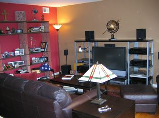 2716 W Montrose Ave APT 3B, Chicago, IL 60618