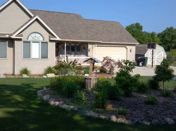 1636 Dutcher Rd, Howell, MI 48843