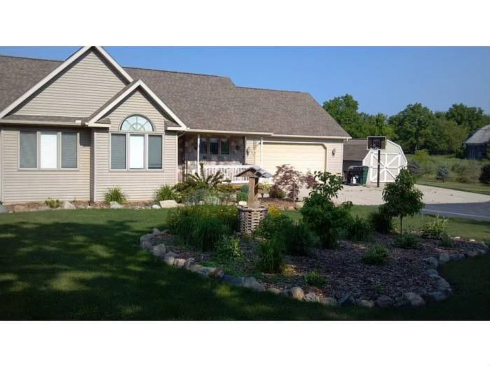1636 Dutcher Rd photo 1