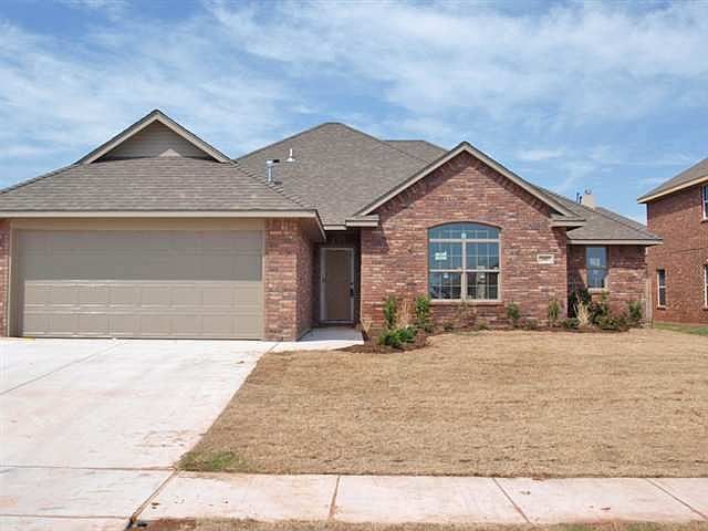 1st image of 2407 SW Oxford Dr