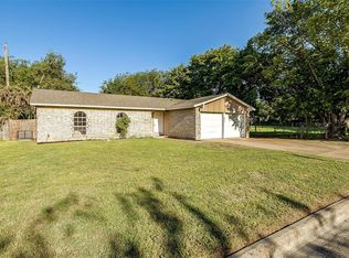 6812 Alma St, Forest Hill, TX 76140
