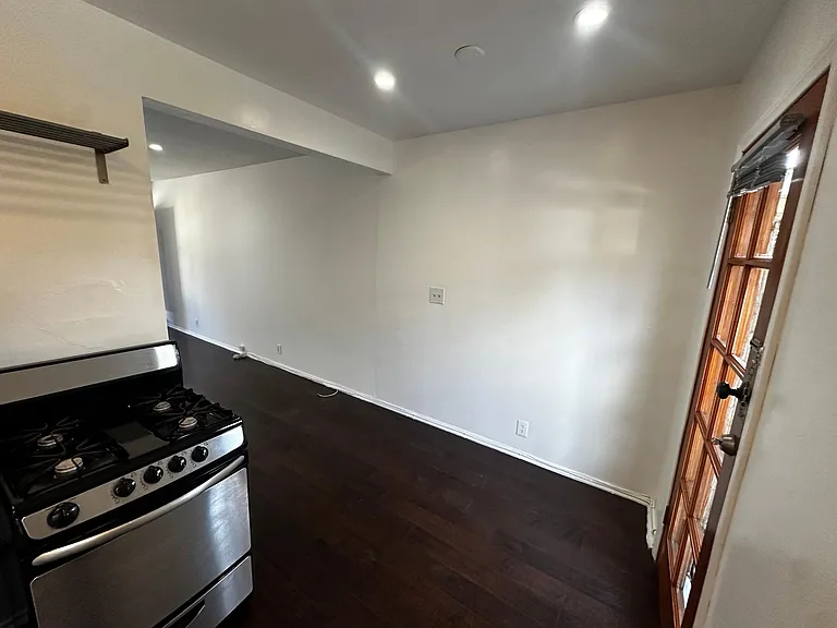 1177 N Hoover St #3/4 — Photo 10