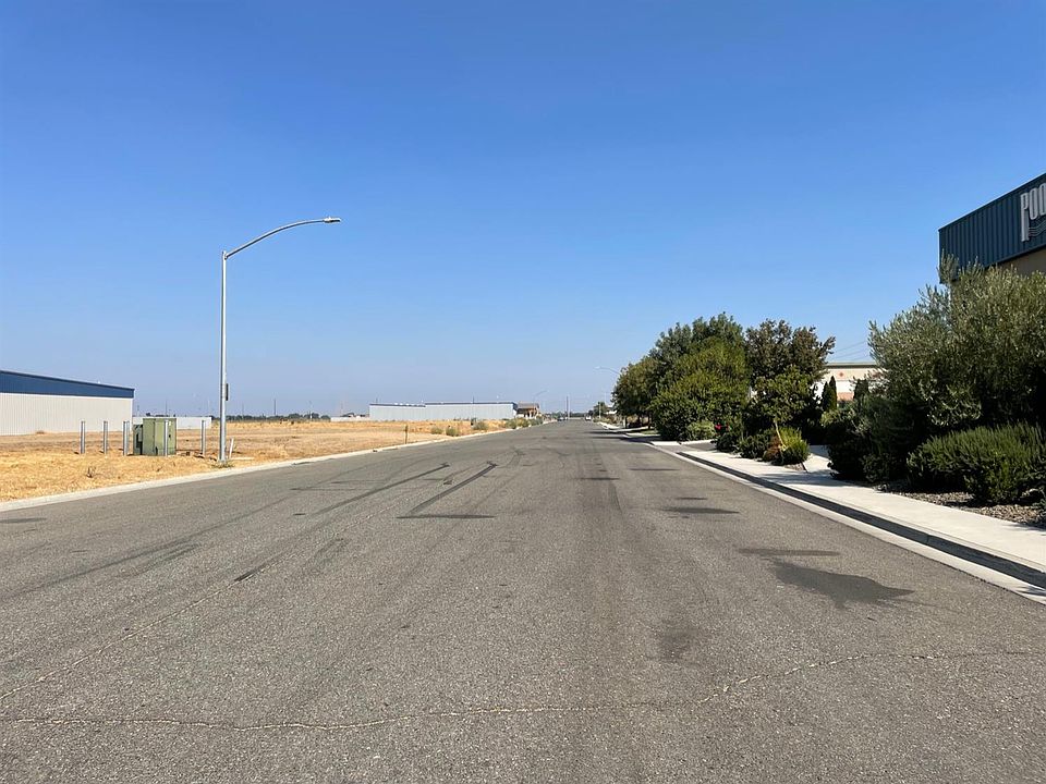 2nd image of 4476 Farm Supply Dr