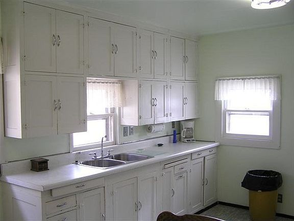 4th image of 1210 E 5th St