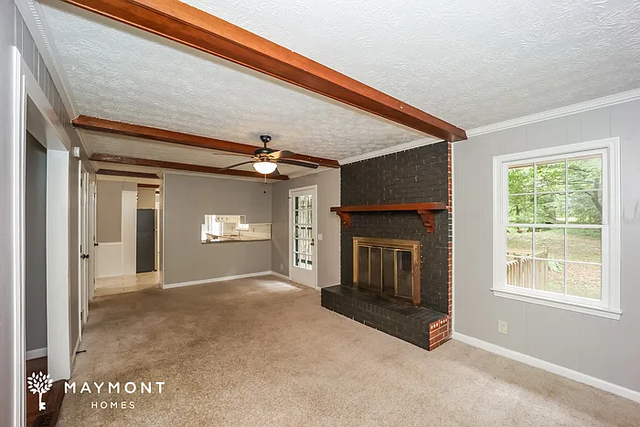 4 bed, 3.0 bath, 2362 sqft, $2,045 — Photo 4