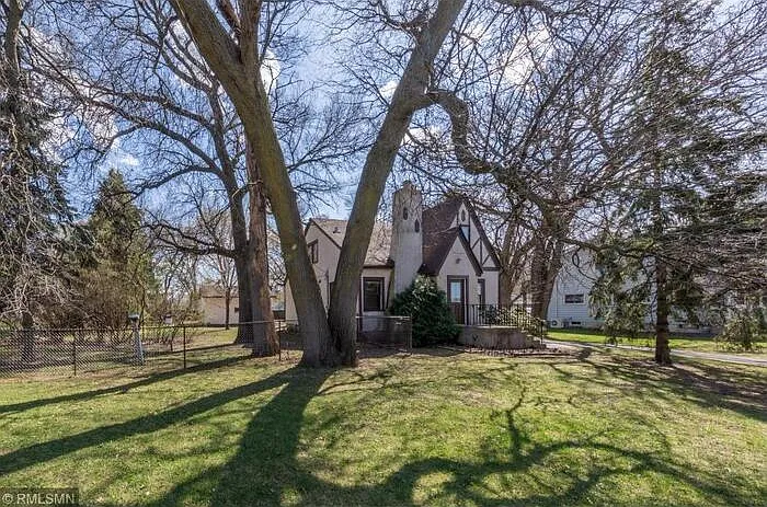 950 County Road D E — Photo 18