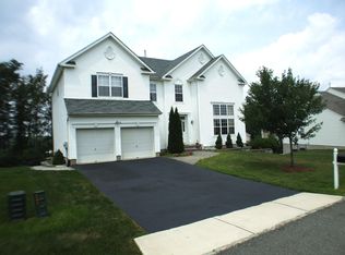 322 Pinnacle Dr, Lake Hopatcong, NJ 07849