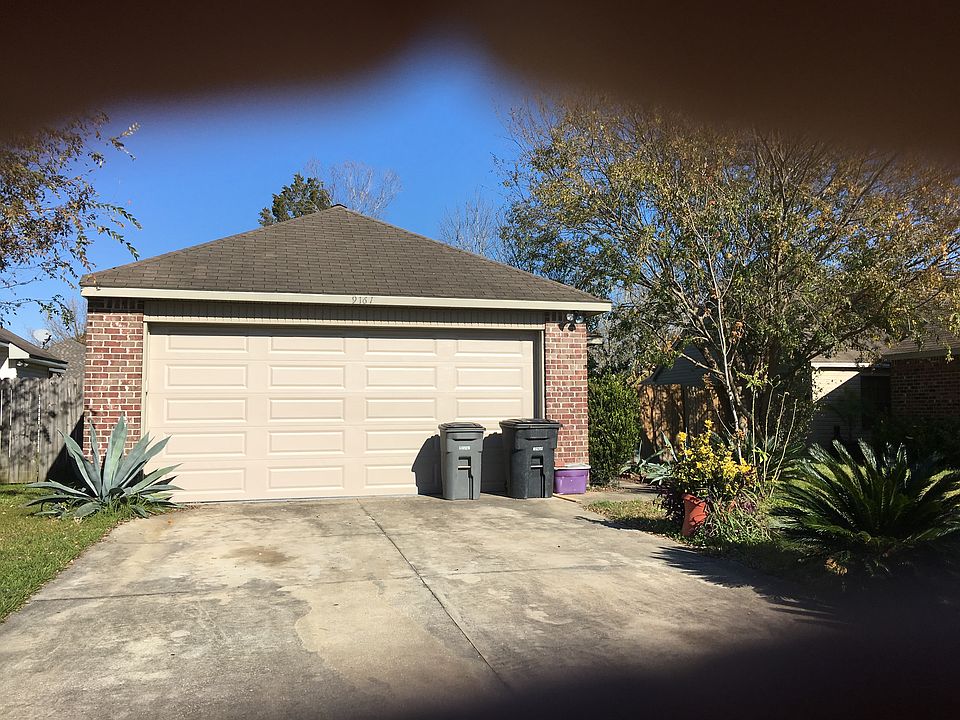 2 car garage with spaces for 2 other cars