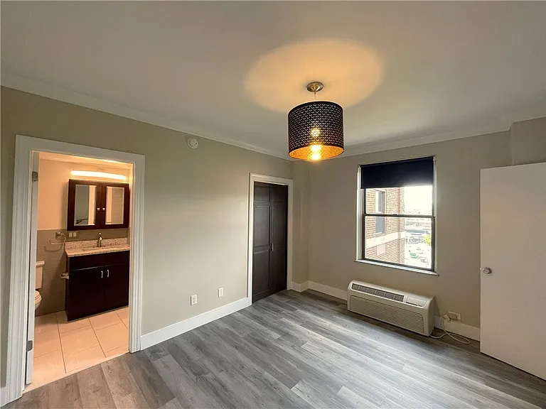 184 N Main St #812 — Photo 11
