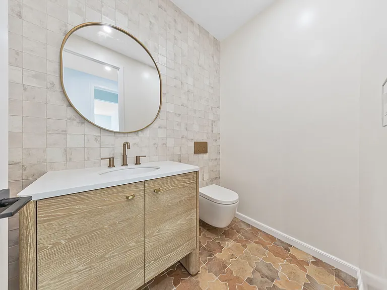 1349 S Stanley Ave #1349 — Photo 7