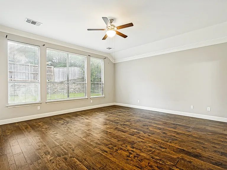 1716 Winding Hollow Ln — Photo 9