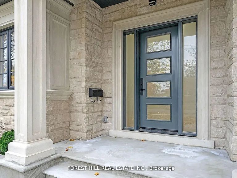 132 Lothian Ave — Photo 2