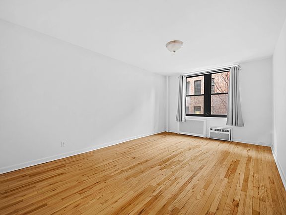 3rd image of 240 E 30th St APT 3A