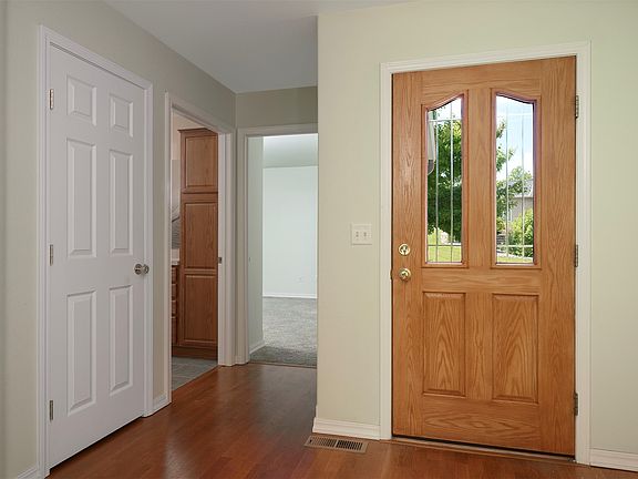 4th image of 219 Commons Way