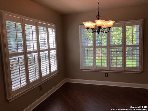 2nd image of 4806 Roxton Ave