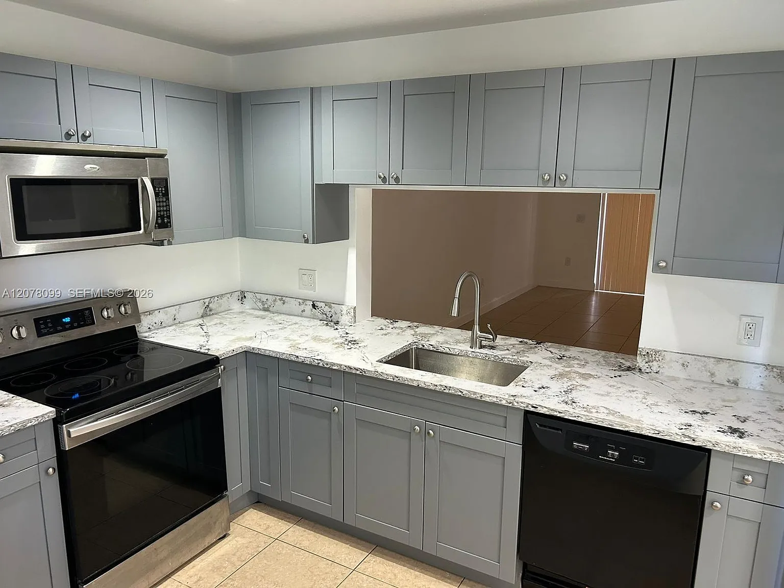 Pembroke Pointe Section T — Photo 4