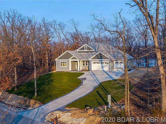 2nd image of 688 Via Appia Dr