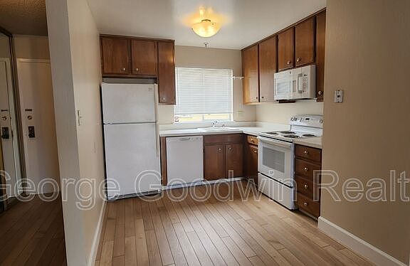 4th image of 1324 Willard St #302