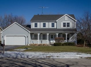 1379 Loch Lomond Dr, Crystal Lake, IL 60014