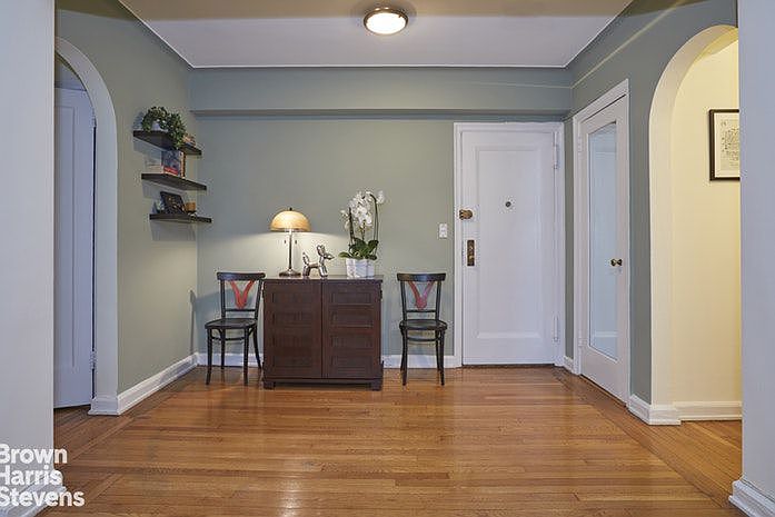 2nd image of 35 W 90th St #3J