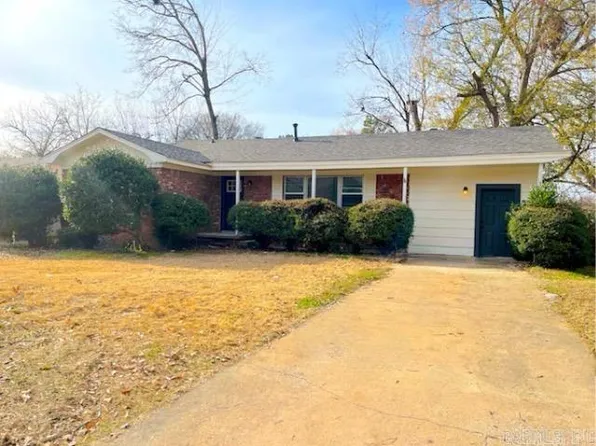 210 Gilbert Dr, Little Rock, AR 72205