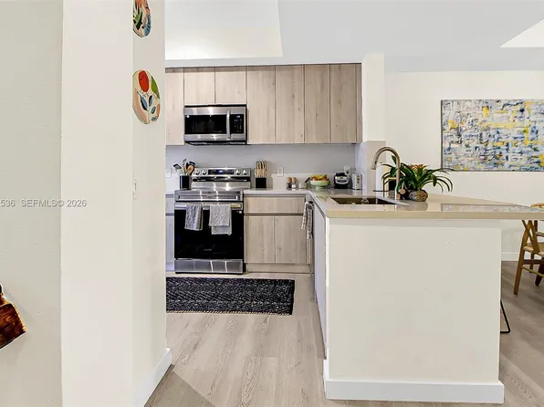 742 NE 90th St Unit 402, Miami, FL 33138