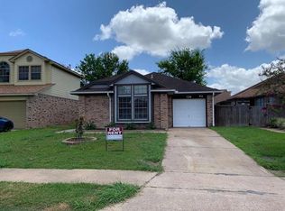 138 Cotton Dr, Lake Jackson, TX 77566