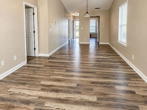 3rd image of 1775 Summerwoods Ln