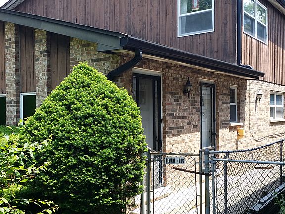 5th image of 9615 Lowell Ave