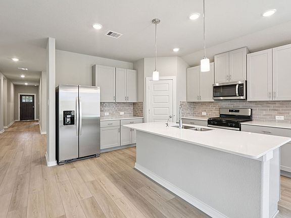 The Henderson floorplan in Massey Oaks of Pearland, TX.