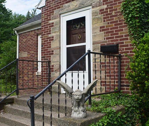 2nd image of 1435 Robertson Ave