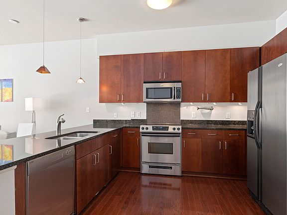 5th image of 711 Cosmopolitan Dr NE #236