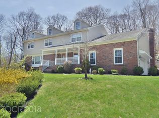 9 Gravel Hill Rd, Kinnelon, NJ 07405