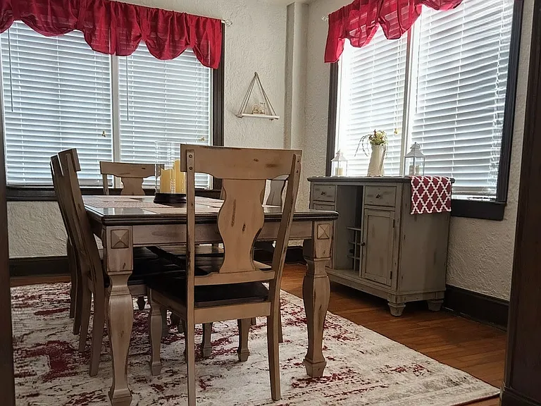 323 N Walnut St — Photo 29