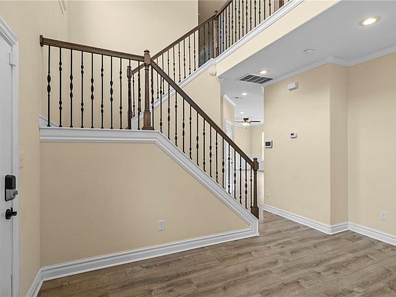 4th image of 710 Beach Rd