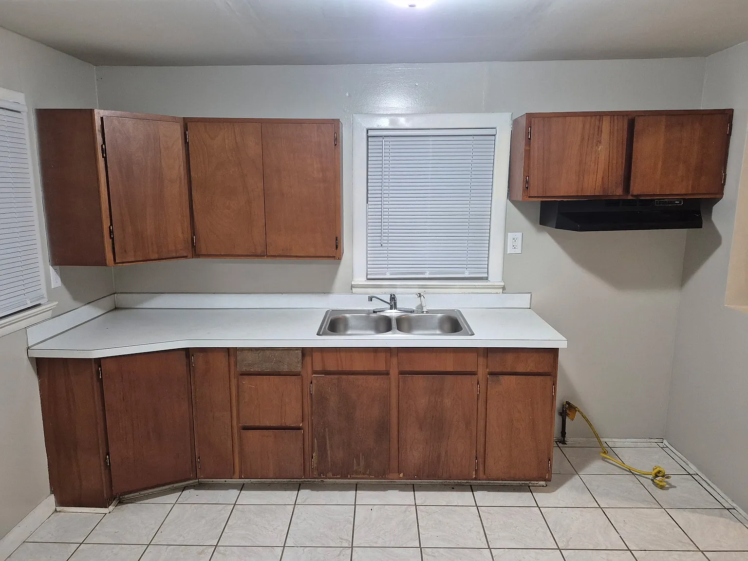 2 bed, 942 sqft, $1,150 — Photo 2