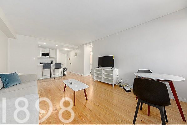 1st image of 135 W 96th St APT 12B